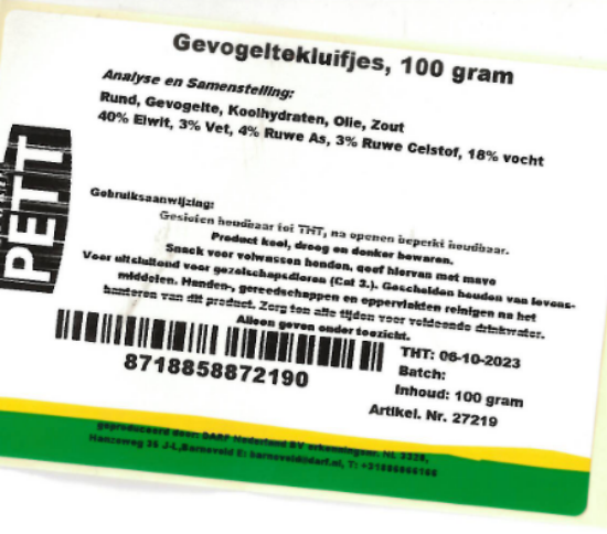 Een etiket van gevogeltekluifjes snacks van Darf